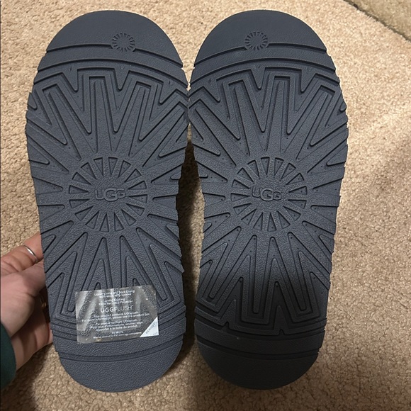 NWOT Women’s Ugg Tazz in Eve Blue Size 7 - Picture 2 of 5